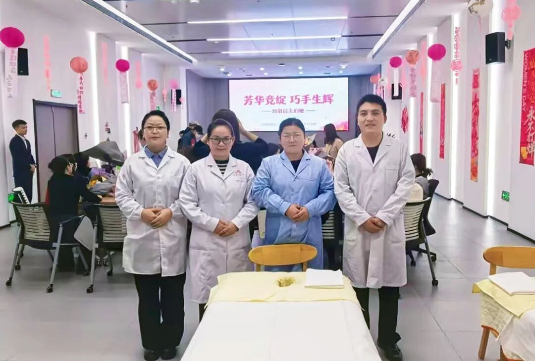 ��ů��������ͬ���۰���˶ѧУ����